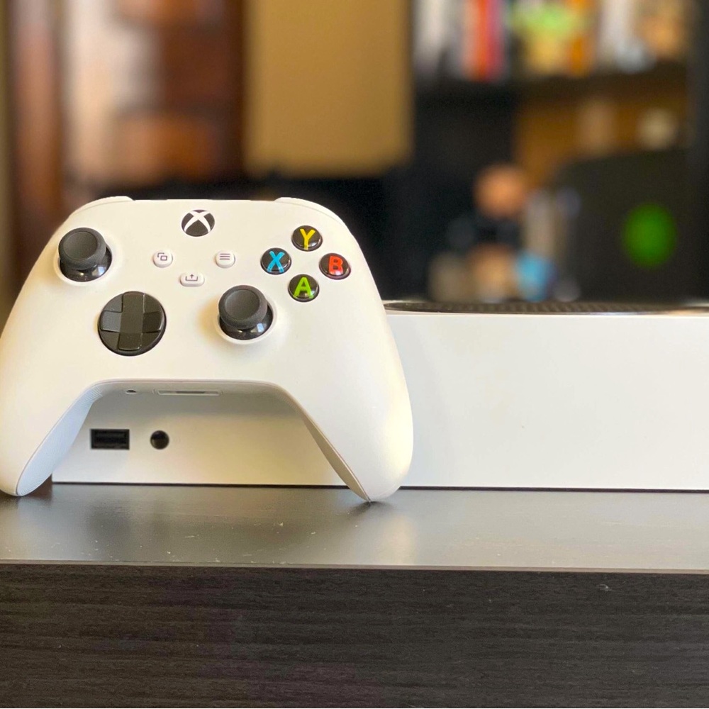 Xbox series s(including controller and headset)